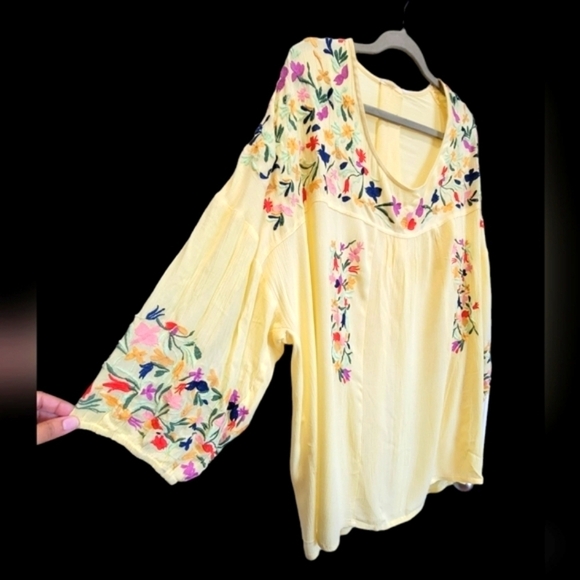 PARAGON One Size (upto 4X) Embroidered Buttery Yellow Tunic - Picture 2 of 7